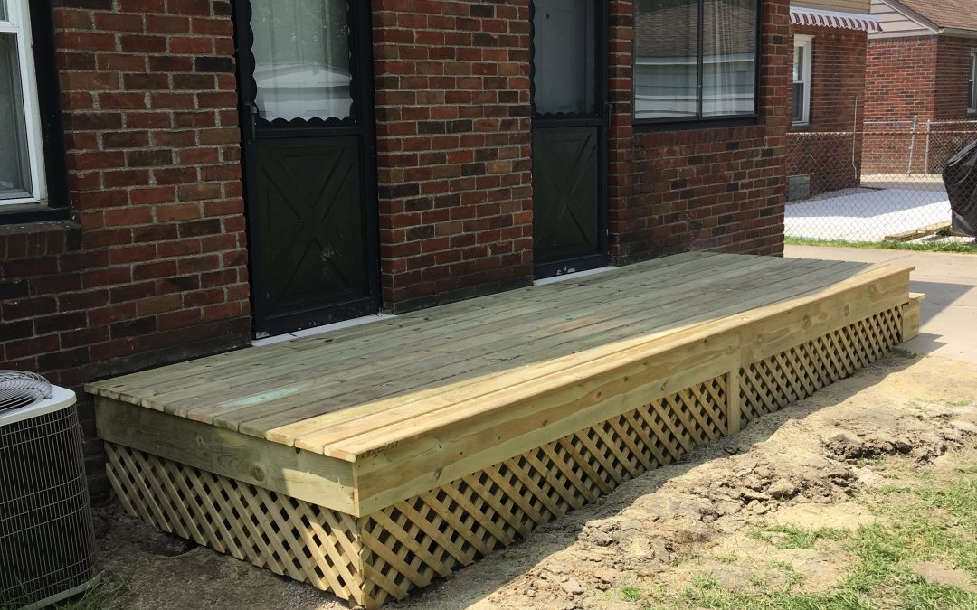 St. Clair Shores Deck